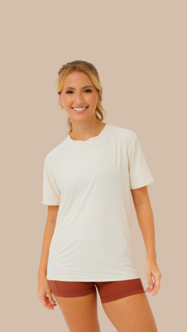 Camiseta Fitness Básica Off-White - Blusa Feminia Esportiva Manga Curta - Imagem 4