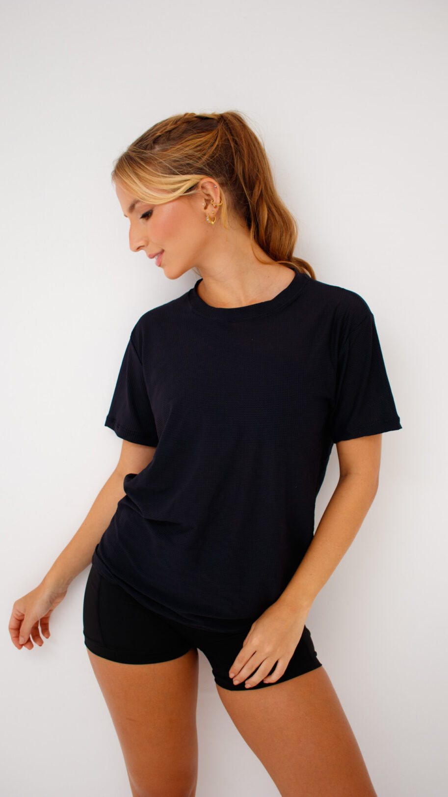 Camiseta Fitness Básica Preta - Blusa Feminia Esportiva Manga Curta